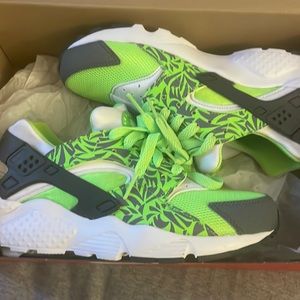 Nike lime green, grey and white